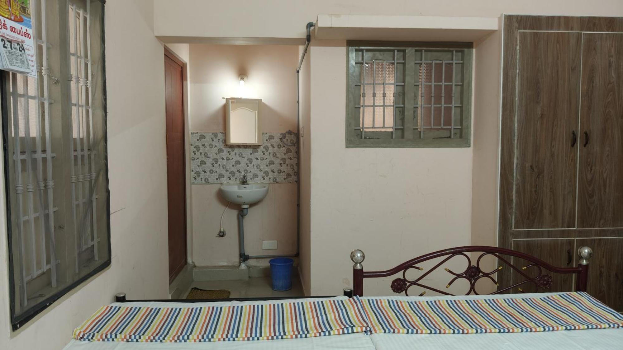 Dheeksha Homestay ติรุวันนามาลัย ภายนอก รูปภาพ